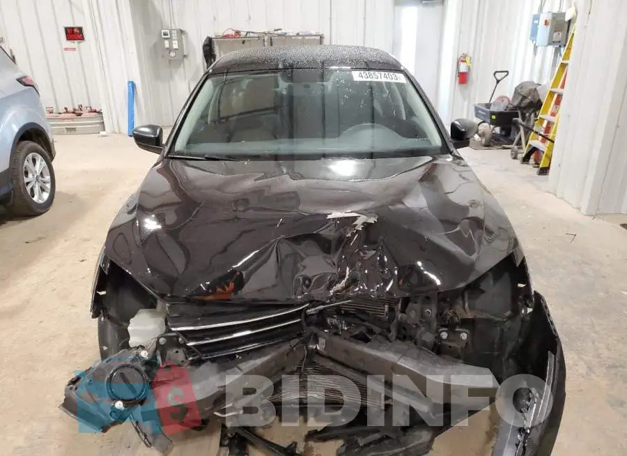3VW267AJ7GM363228 Photo# 5