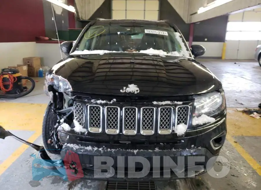 1C4NJDEBXGD723877 Photo# 5
