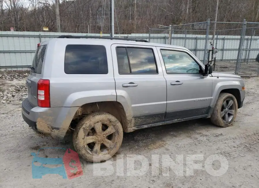 1C4NJRFB2FD394960 Photo# 3
