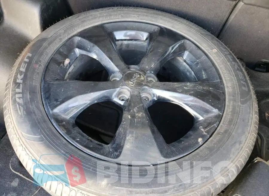1C4PJLLB9KD122720 Photo# 13