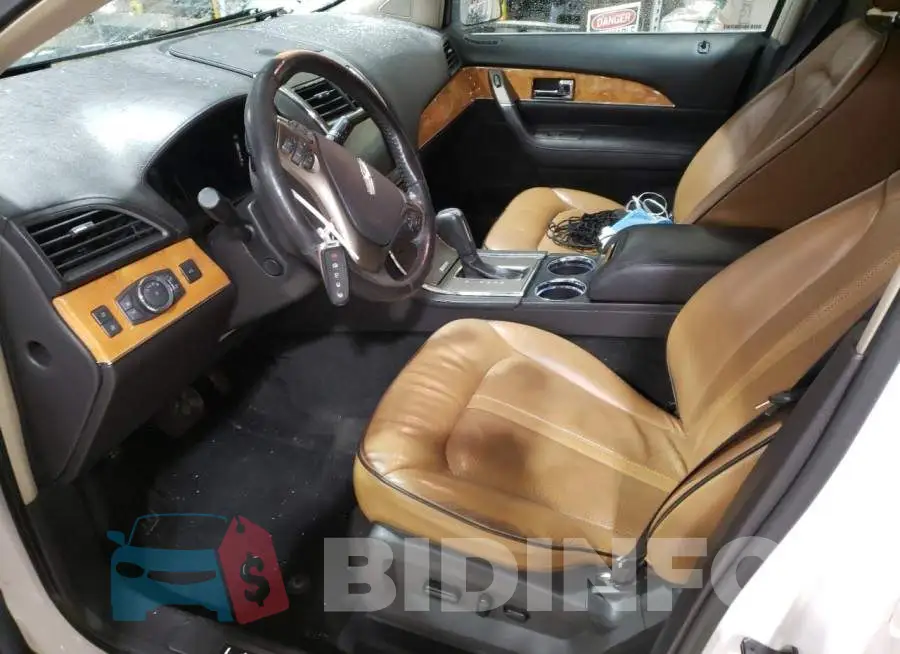 2LMDJ8JK4EBL04726 Photo# 7
