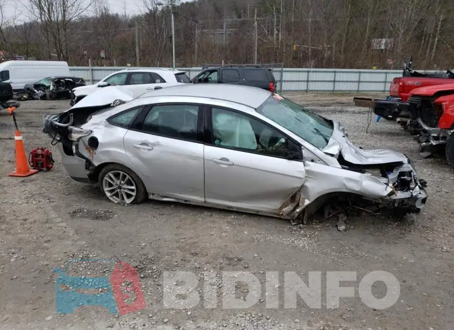 1FADP3F21GL305433 Photo# 4