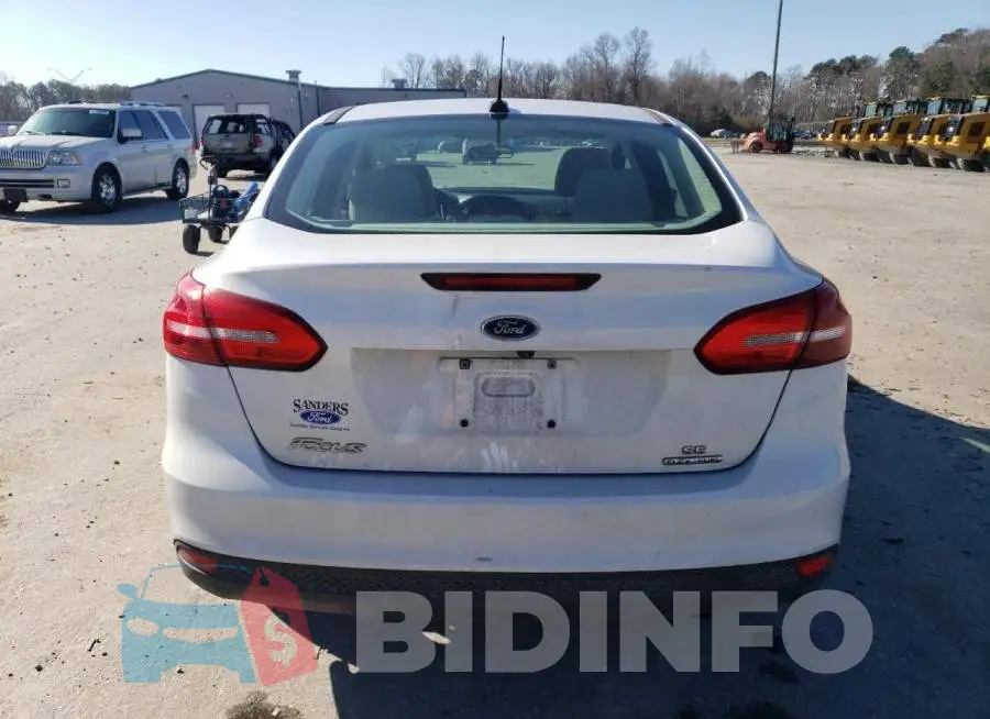 1FADP3F24GL370146 Photo# 6