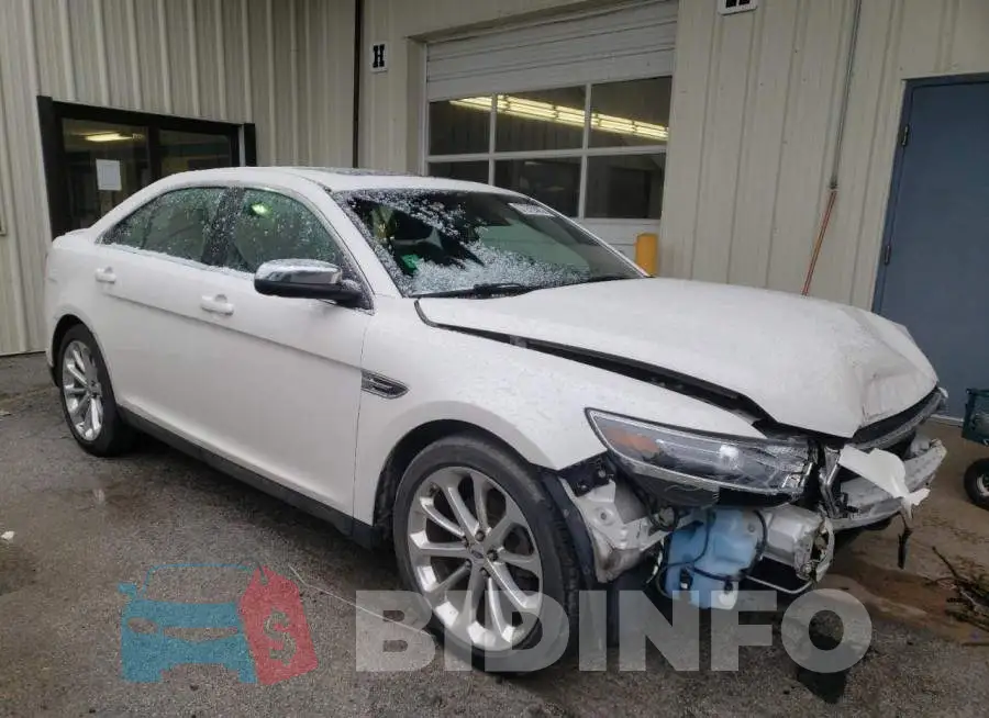 1FAHP2J88JG132940 Photo# 4