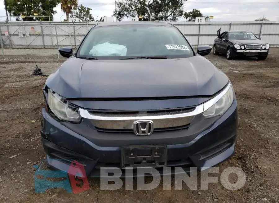 19XFC2F58GE207513 Photo# 5