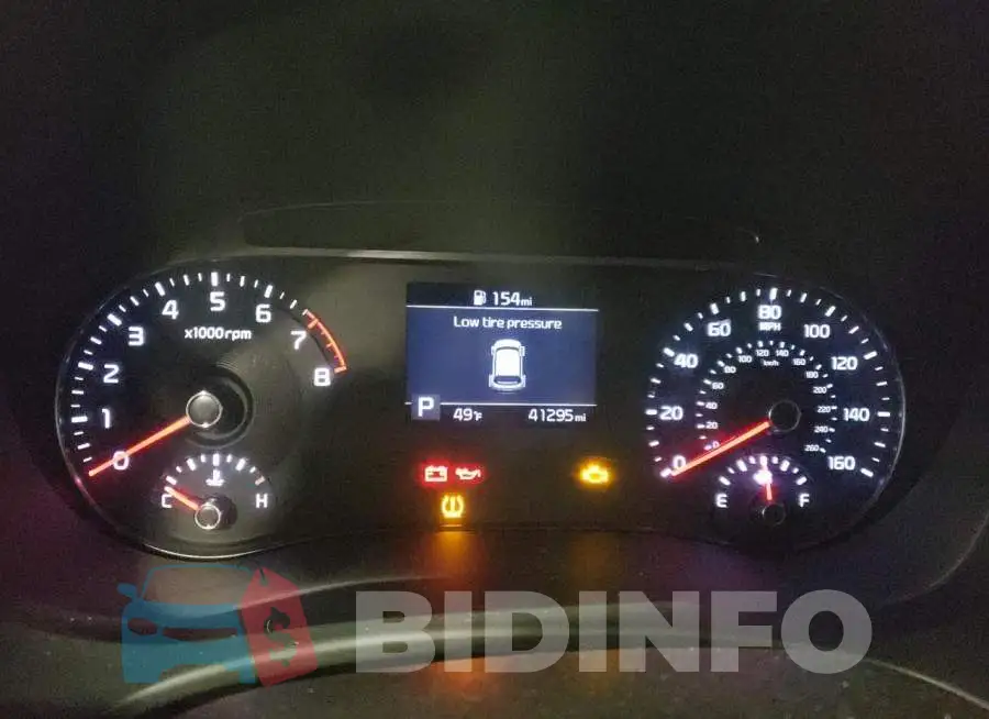 KNDJ23AUXL7116769 Photo# 9