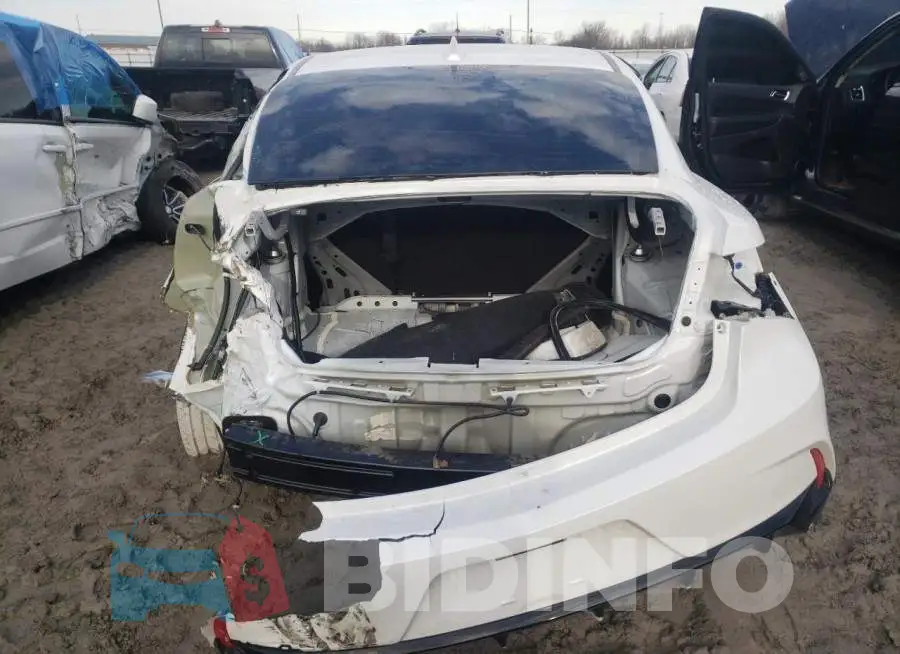 19UDE2F82NA006137 Photo# 6