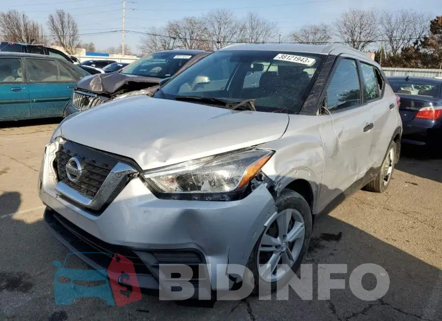 3N1CP5CU6JL537113 Photo# 1