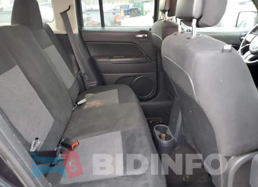 1C4NJRFB1ED688512 Photo# 11
