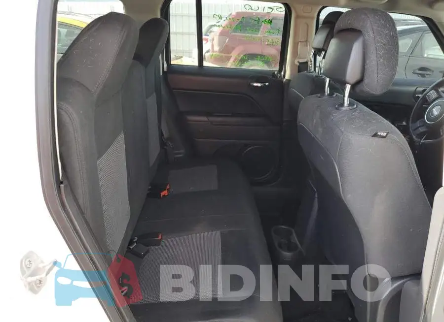 1C4NJRFB7ED687915 Photo# 11