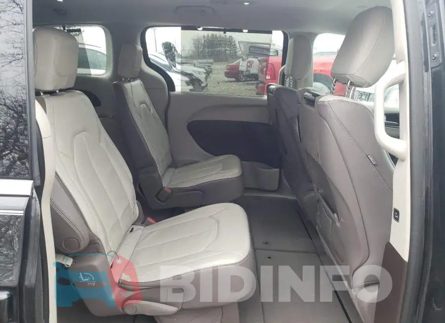 2C4RC1EG5HR543582 Photo# 11