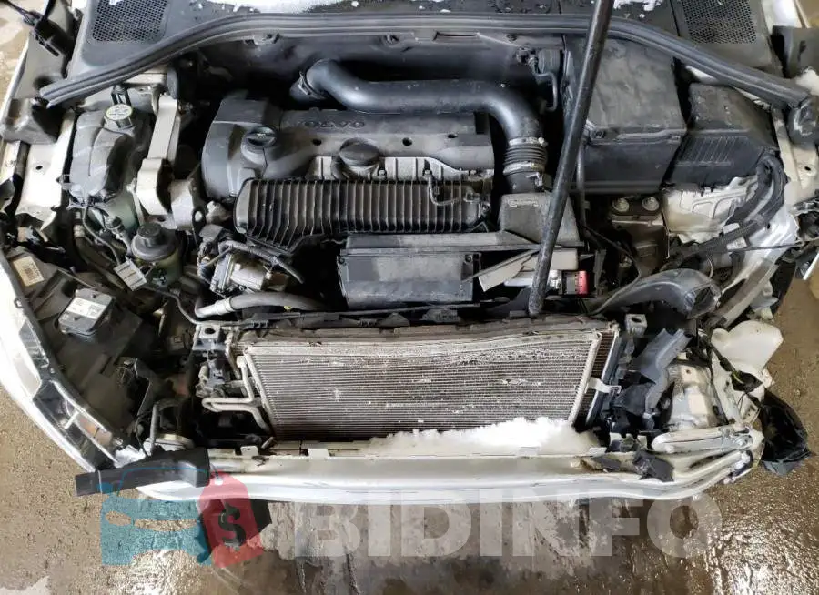 YV1612TM1F2354215 Photo# 11