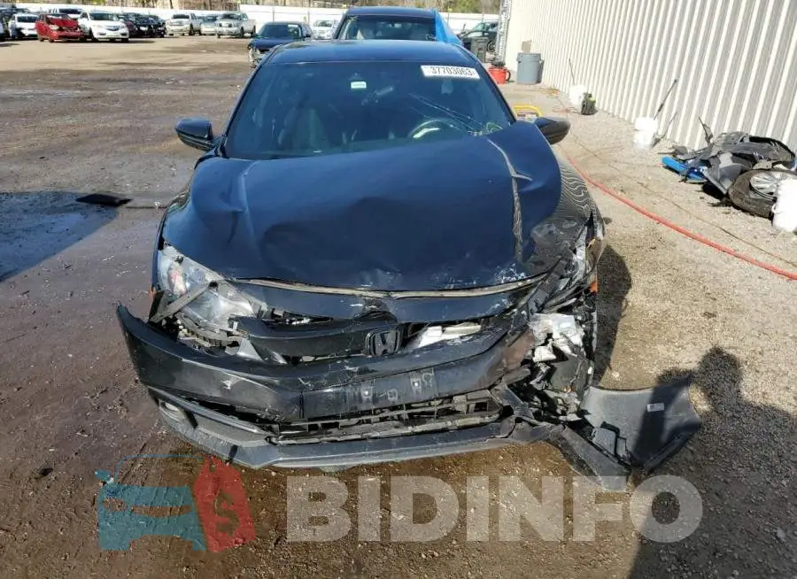 19XFC2F84KE017825 Photo# 5