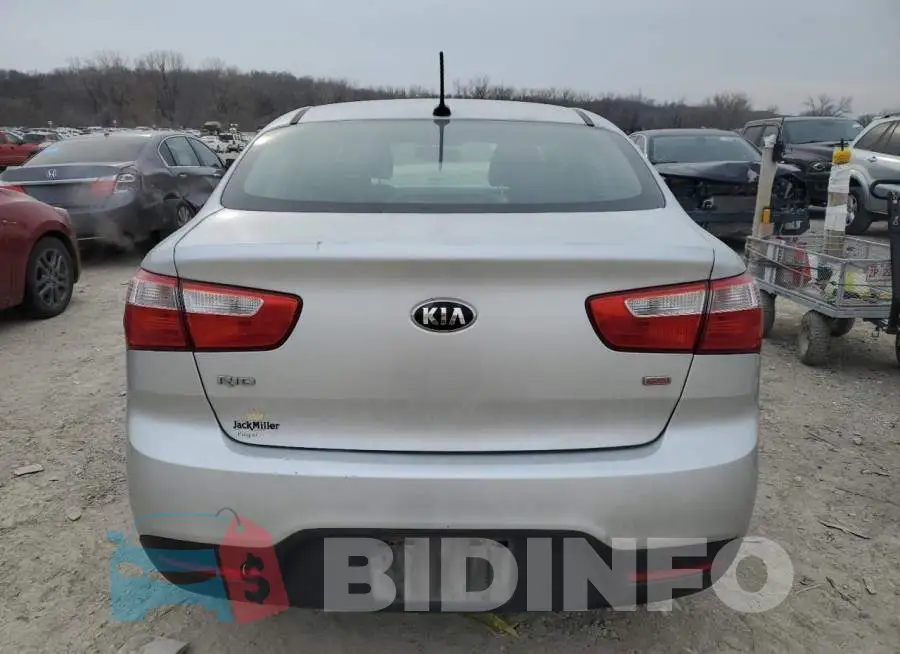 KNADM4A38F6438113 Photo# 6