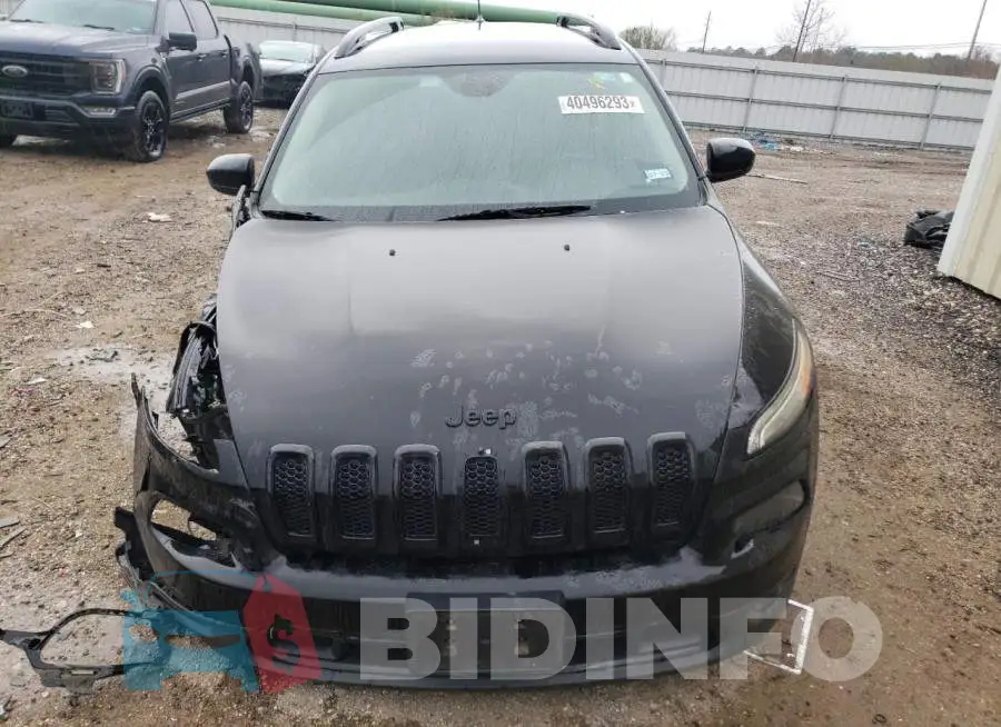 1C4PJLCB3JD596242 Photo# 5