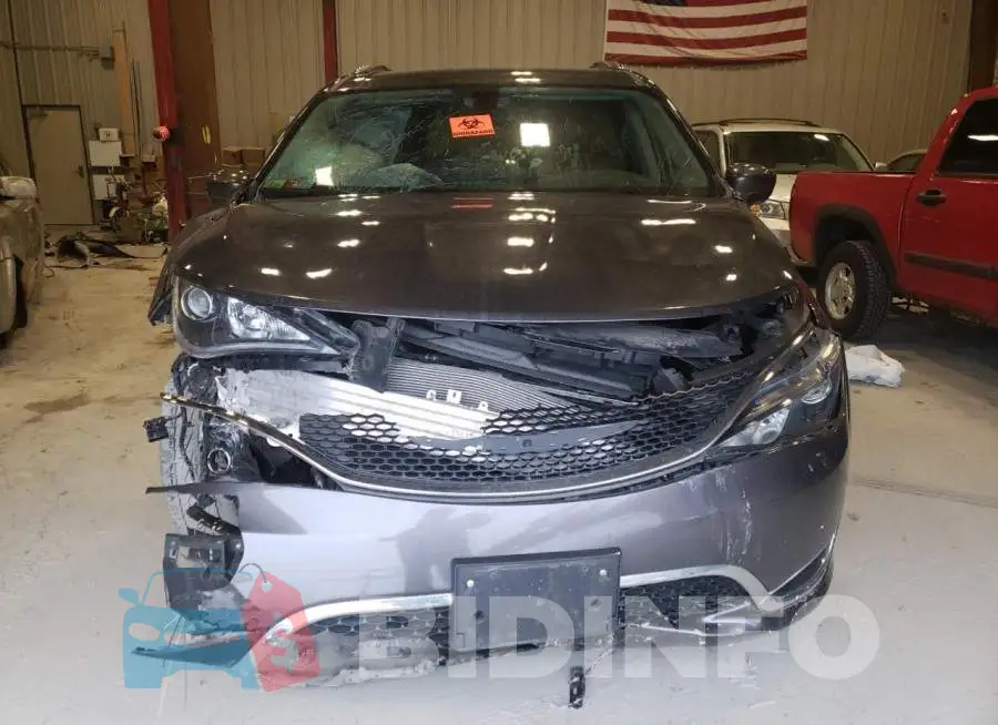 2C4RC1BGXLR177065 Photo# 5