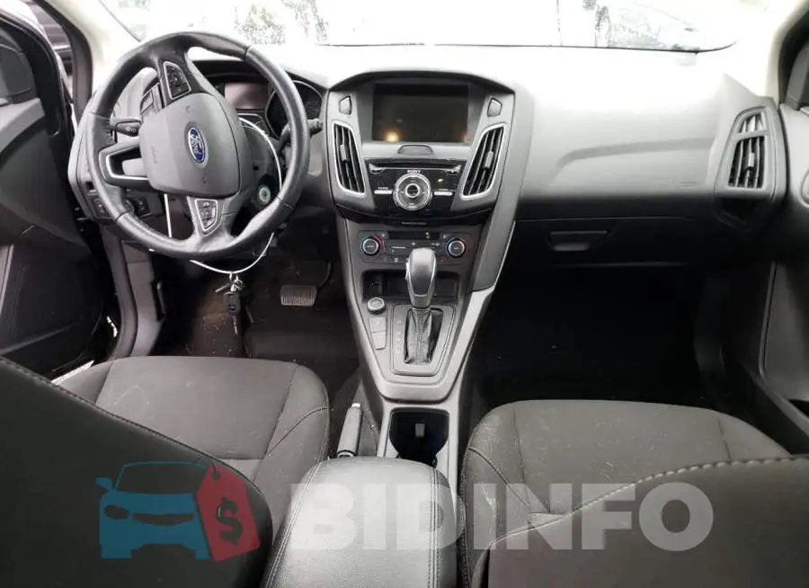 1FADP3M24HL335188 Photo# 8