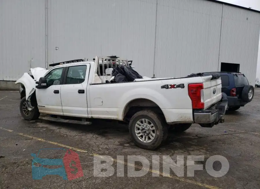 1FT8W3BTXHEF44823 Photo# 2