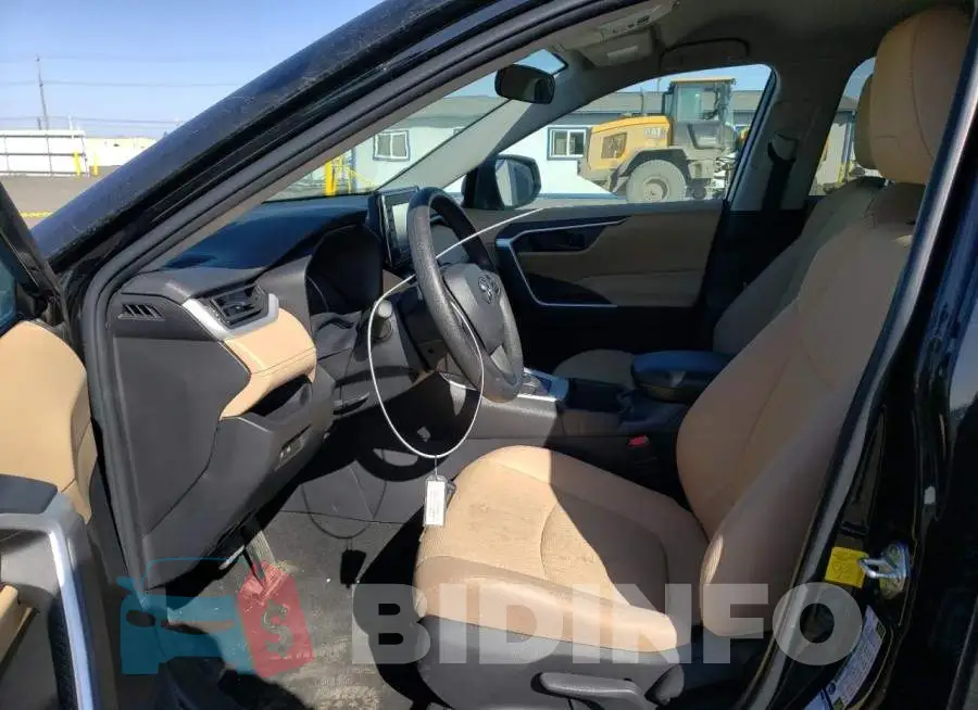 2T3F1RFV1NC284242 Photo# 7