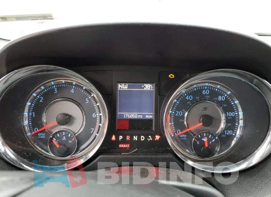 2C4RC1HG3GR149430 Photo# 9