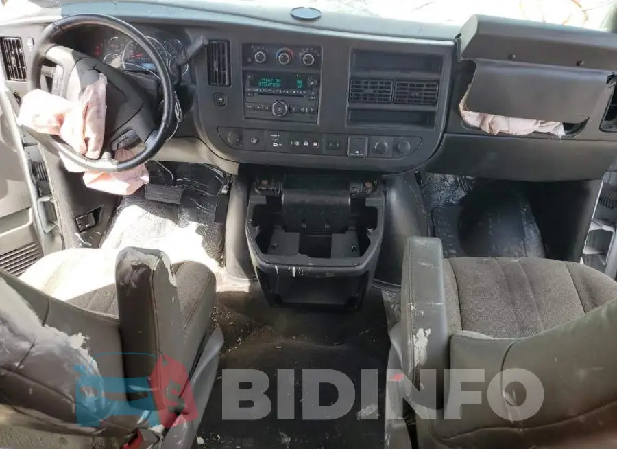 1GAZGPFP2M1178503 Photo# 8