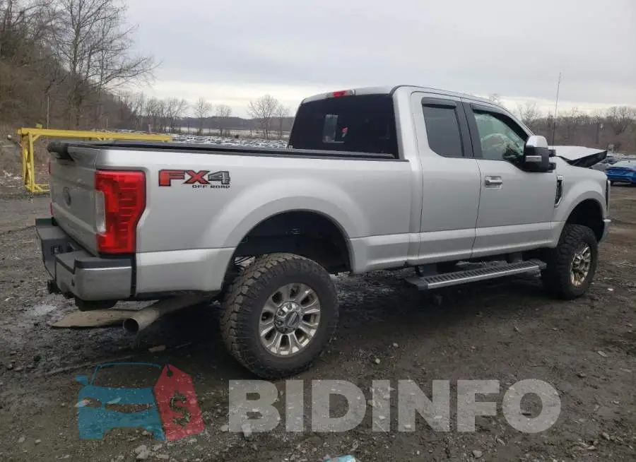 1FT7X2B65JEB55798 Photo# 3