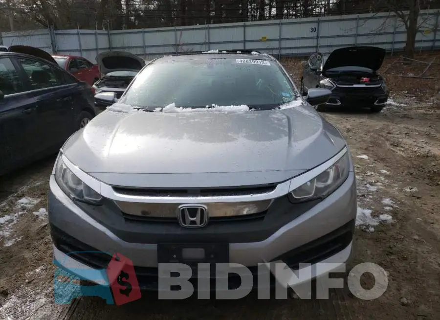 19XFC2F70GE211038 Photo# 5