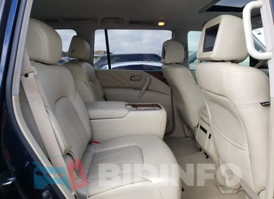 JN8AZ2NF9F9570137 Photo# 11
