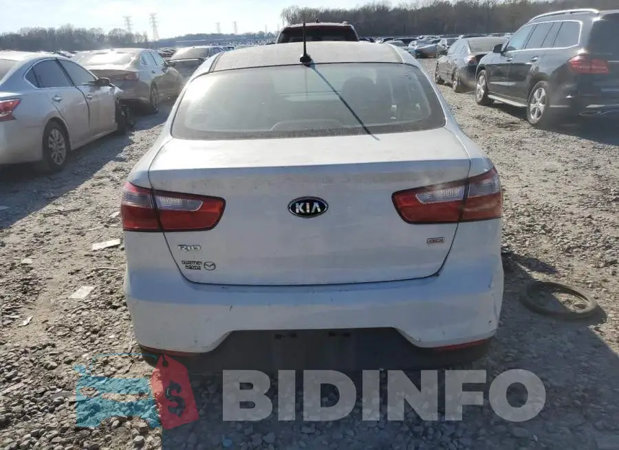 KNADM4A32G6558572 Photo# 6