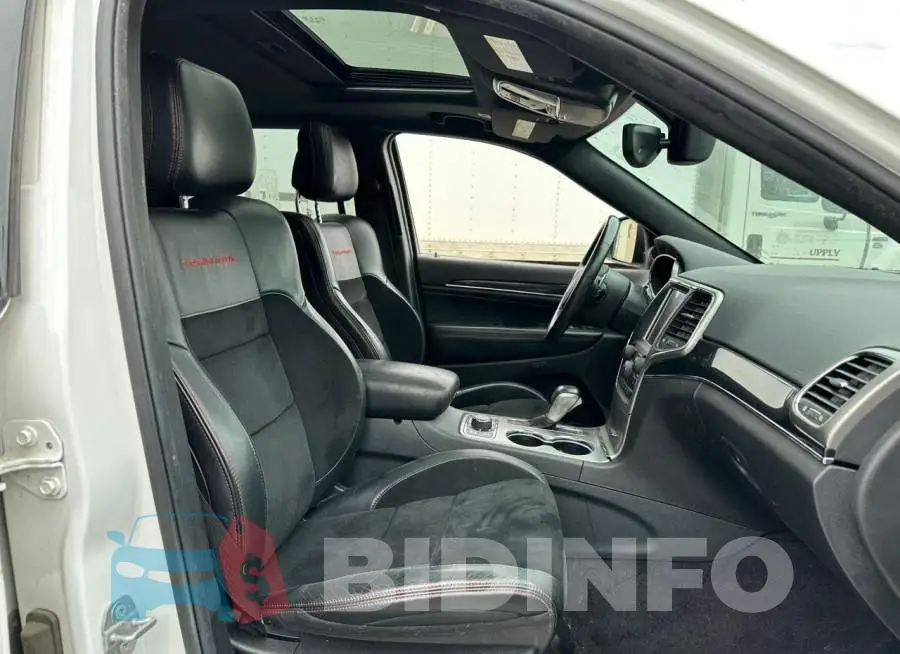 1C4RJFLG7HC648185 Photo# 5