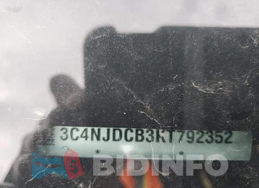3C4NJDCB3KT792352 Photo# 14