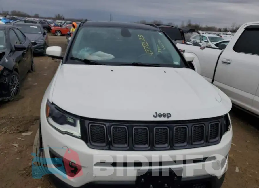 3C4NJDCB3KT792352 Photo# 5