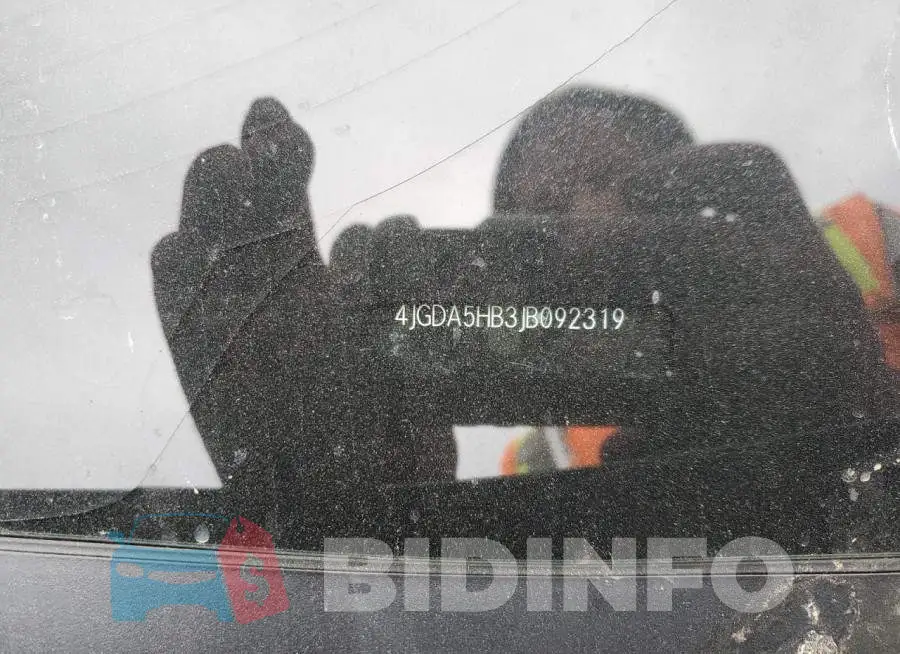 4JGDA5HB3JB092319 Photo# 13
