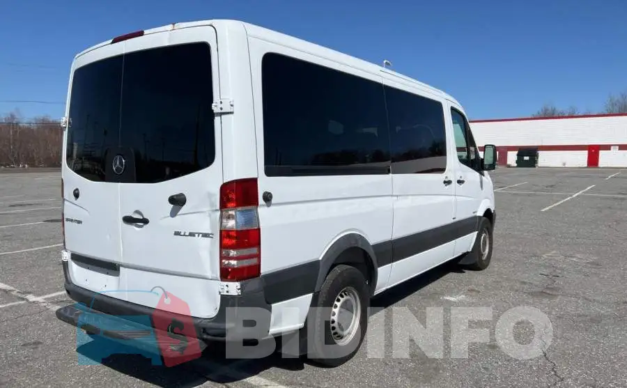 8BRPE7DD6GE123738 Photo# 4