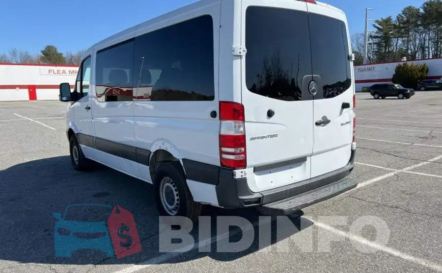 8BRPE7DD6GE123738 Photo# 3