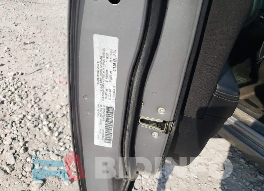 2C3CDXHG7GH215073 Photo# 12
