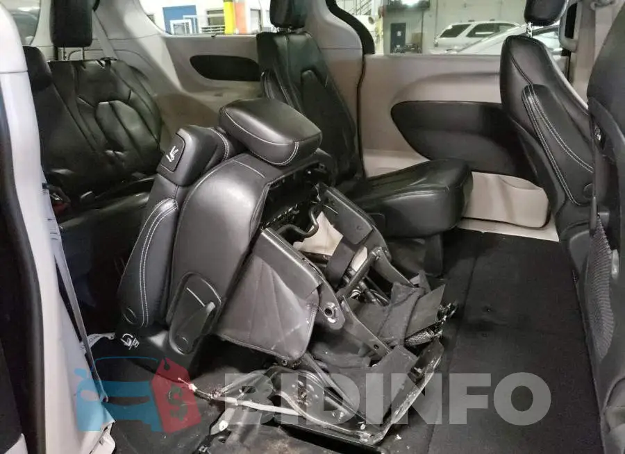2C4RC1BG4NR109816 Photo# 11