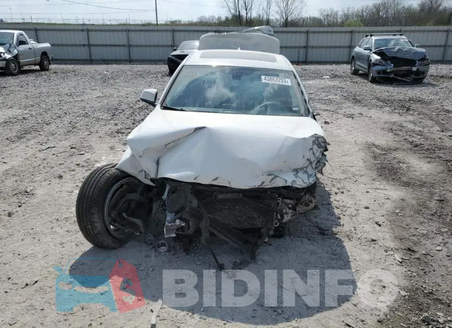 WBA8E1G52JNU92091 Photo# 5