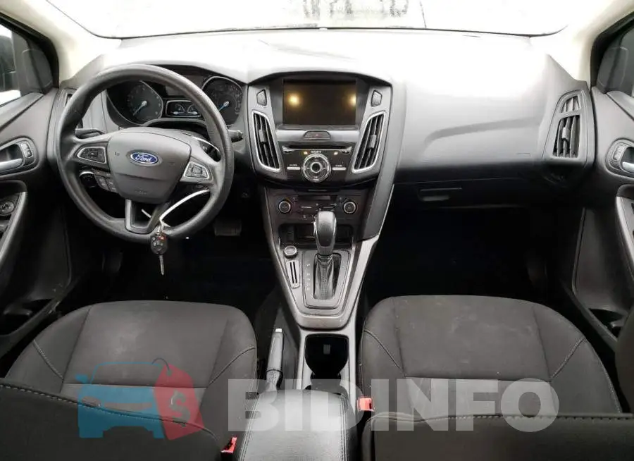 1FADP3M2XHL290418 Photo# 8