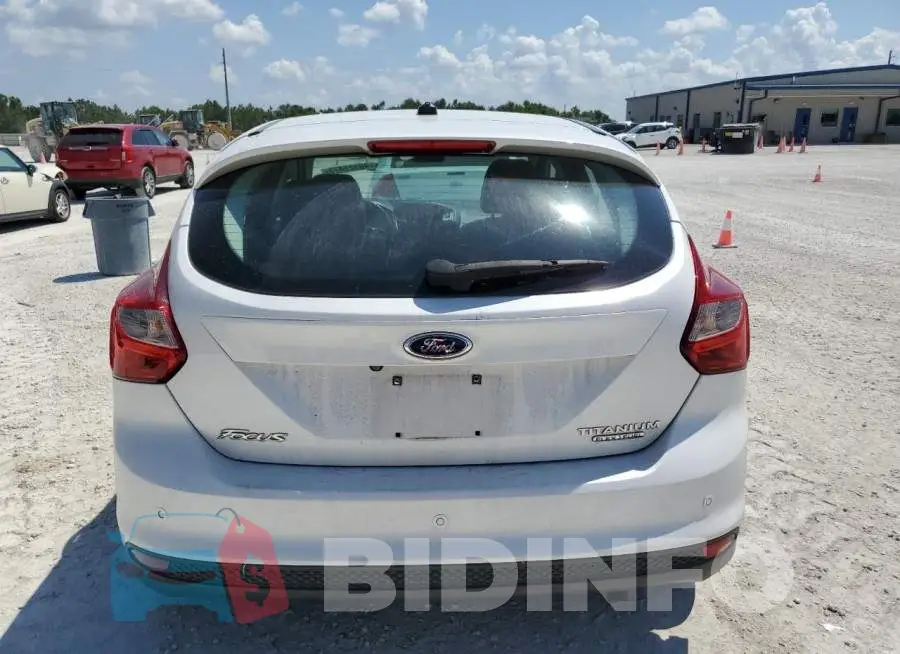 1FADP3N27EL359432 Photo# 6
