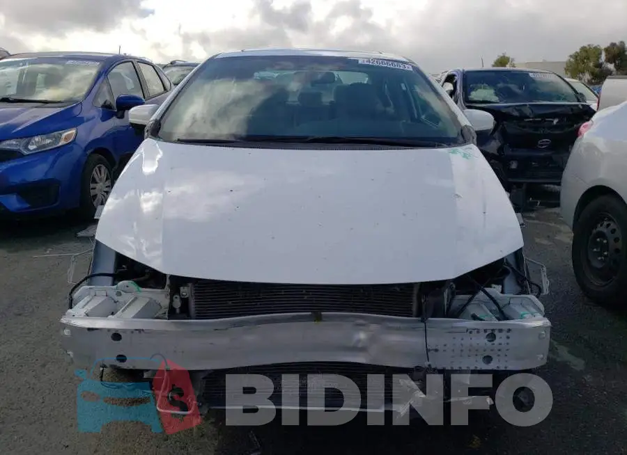 19XFB2F85EE217717 Photo# 5