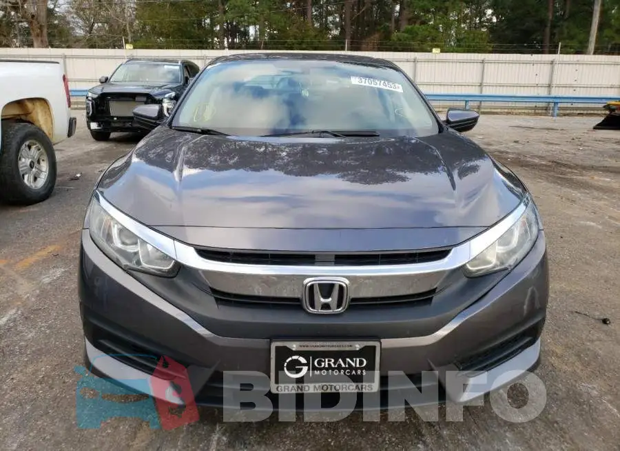 19XFC2F52GE207622 Photo# 5