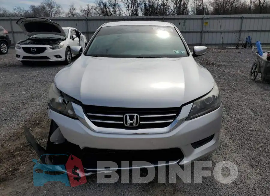 1HGCR2F37FA150918 Photo# 5