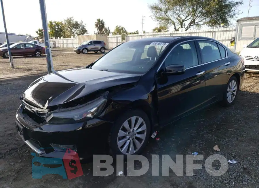 1HGCR3F82FA014732 Photo# 1