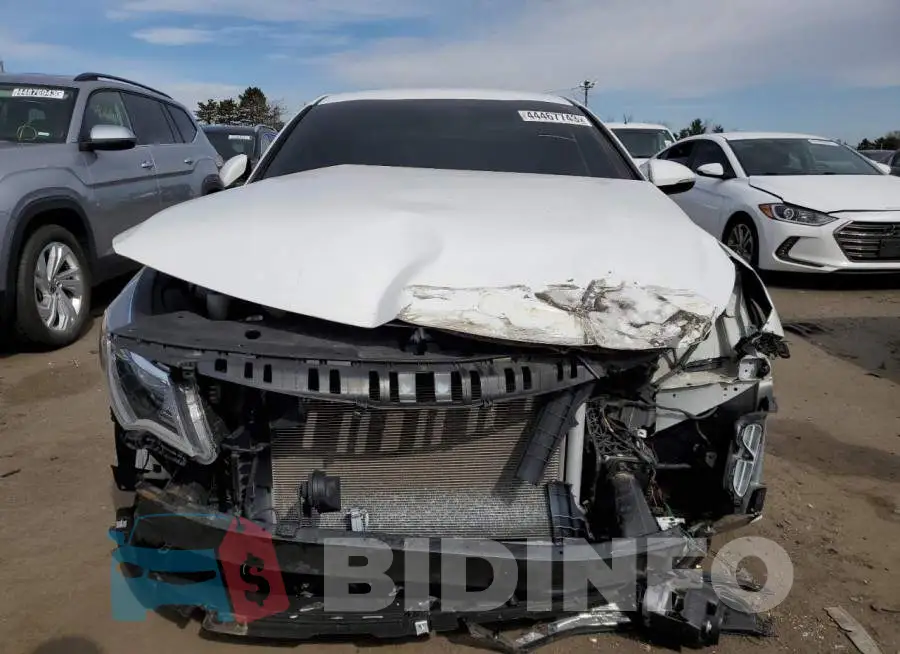 5XXGT4L33JG208893 Photo# 5