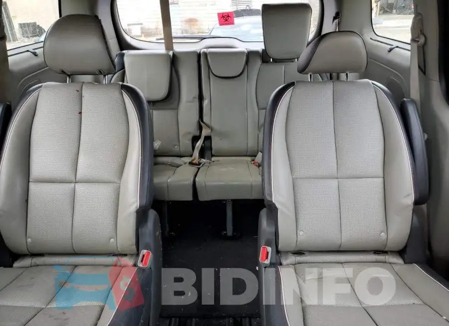 KNDMC5C1XH6260425 Photo# 10