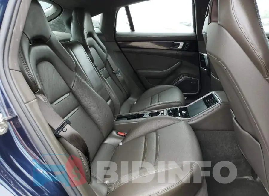 WP0AK2A7XML141622 Photo# 10