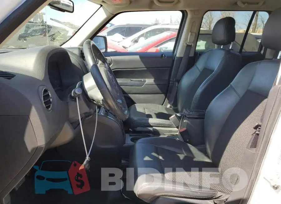 1C4NJPBA1GD761642 Photo# 7