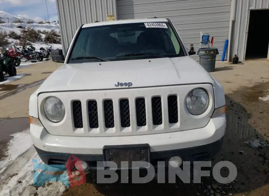 1C4NJPBB3FD413896 Photo# 5