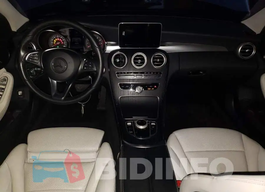 55SWF4JB3HU230143 Photo# 8